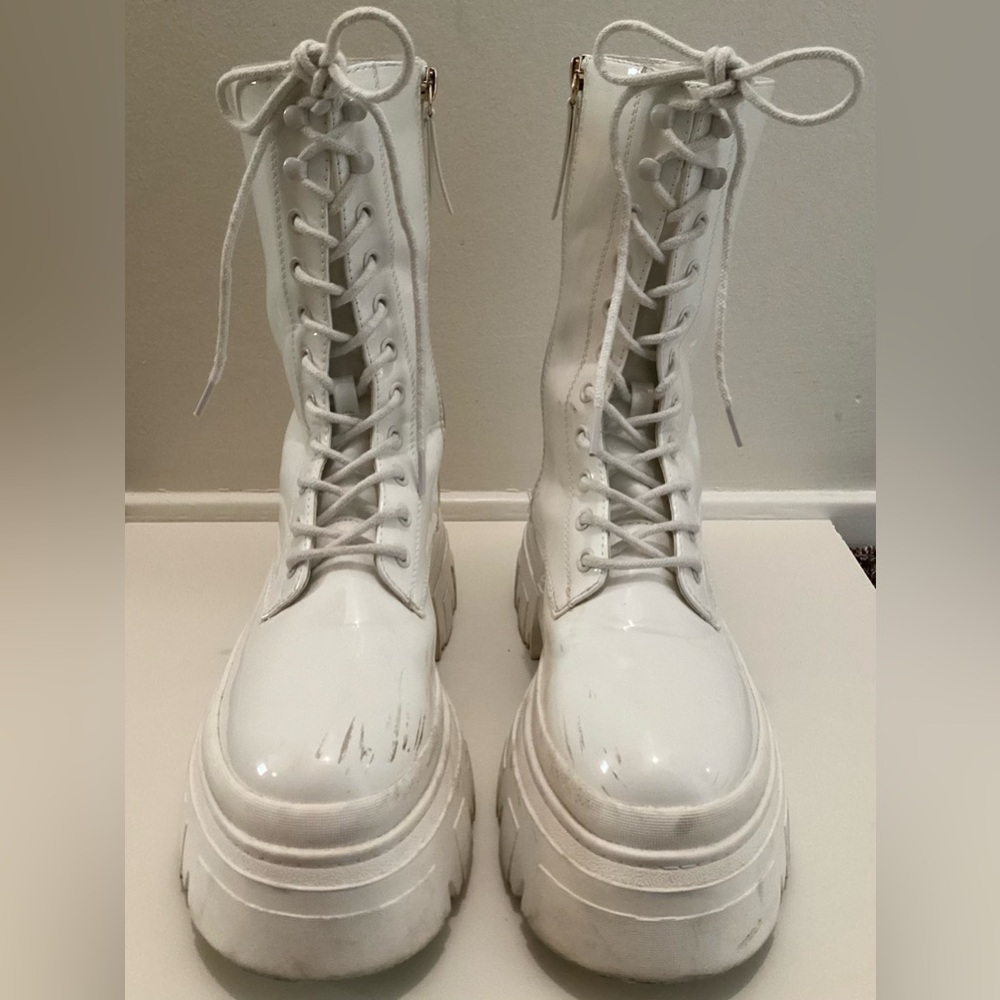 Forever 21 White Chunky Combat Boots 🤍